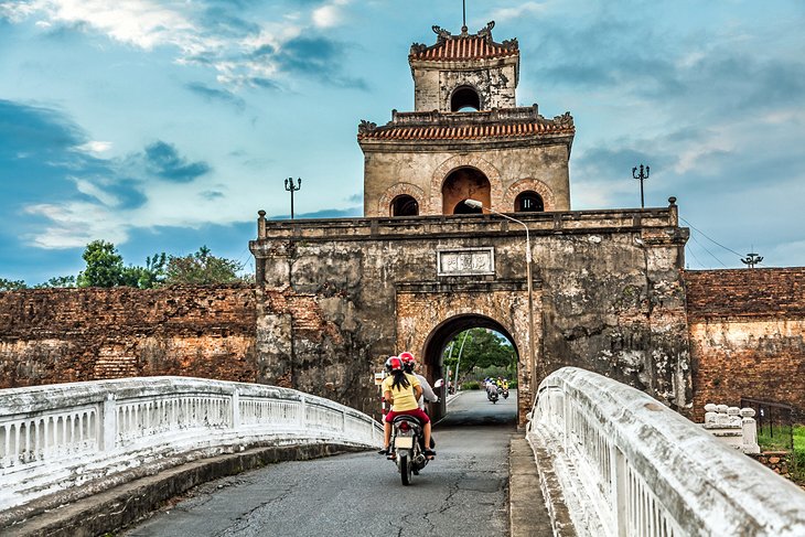 3. vietnam hue imperial palace gate