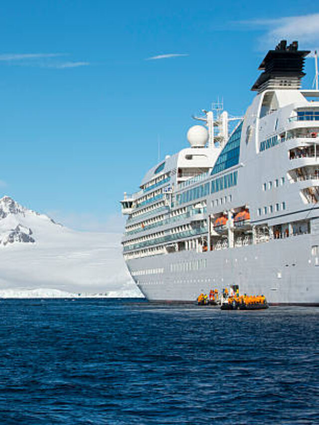 Giant Rogue Wave Smashes Antarctica-bound cruise ship